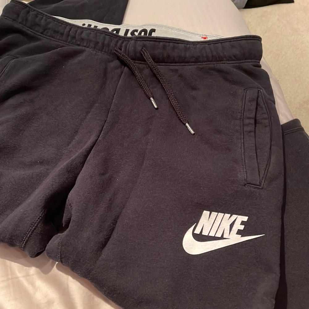 Nike Cropped Sweats